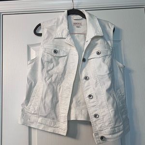 sleeveless jean jacket. Size L